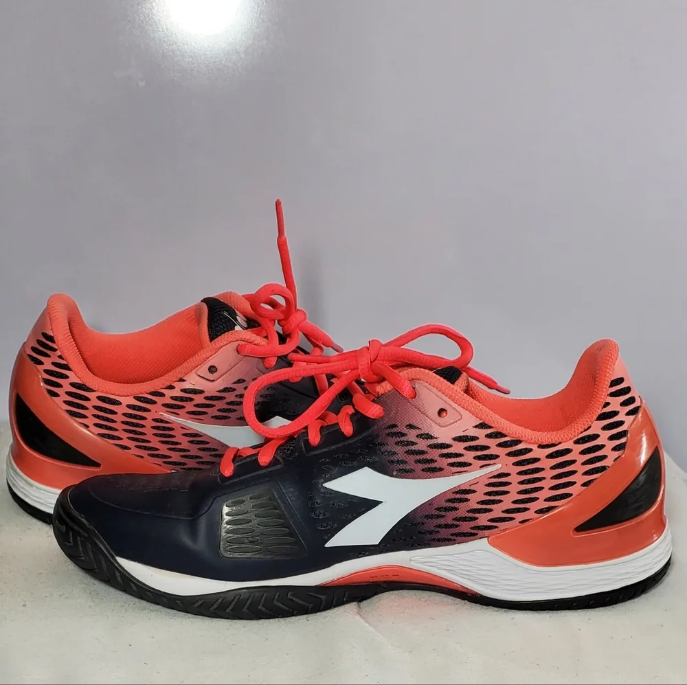 Diadora Women's Size 9 Blushield Speed 2 Sneakers.